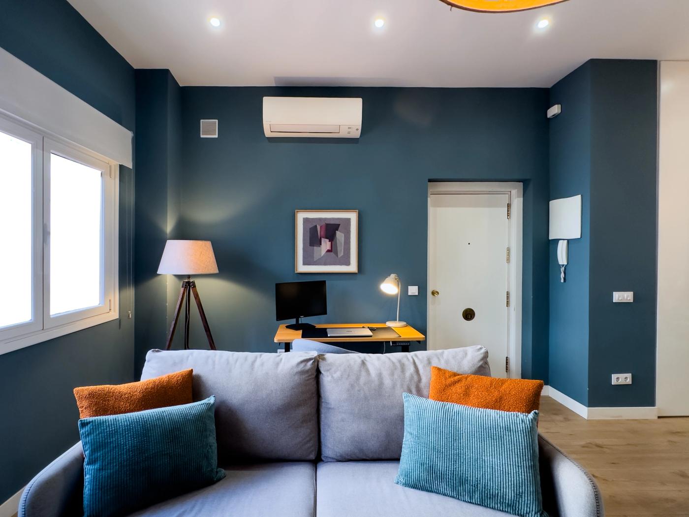 NESTIC - MENESES - Living room Furnished apartment with services