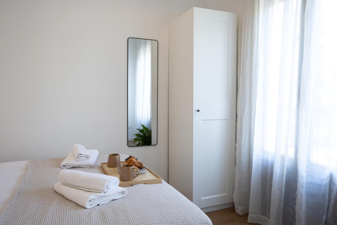 NESTIC - BRACARA - Main bedroom furnished apartment