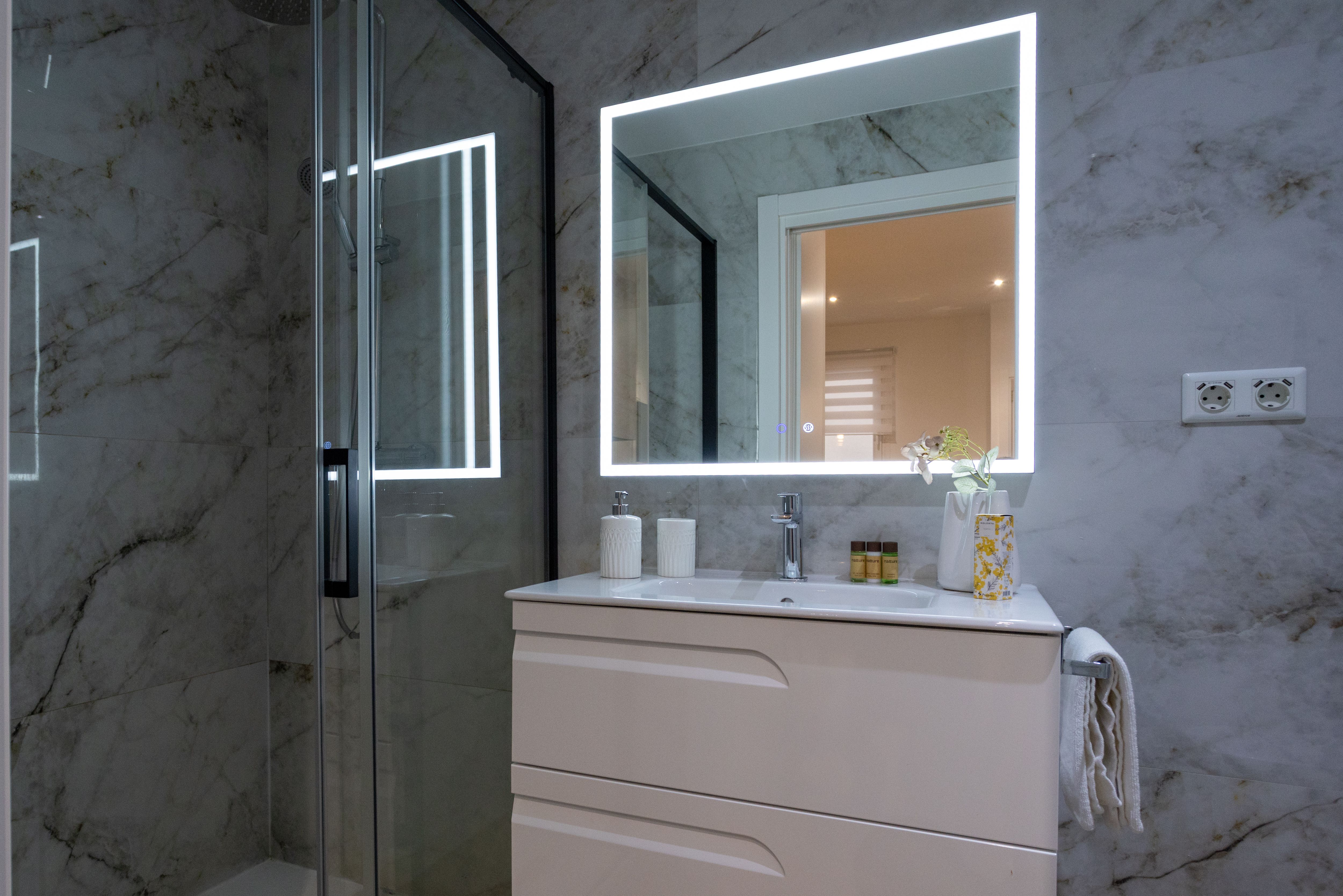 NESTIC - BRACARA - Baño apartamento amueblado con servicios