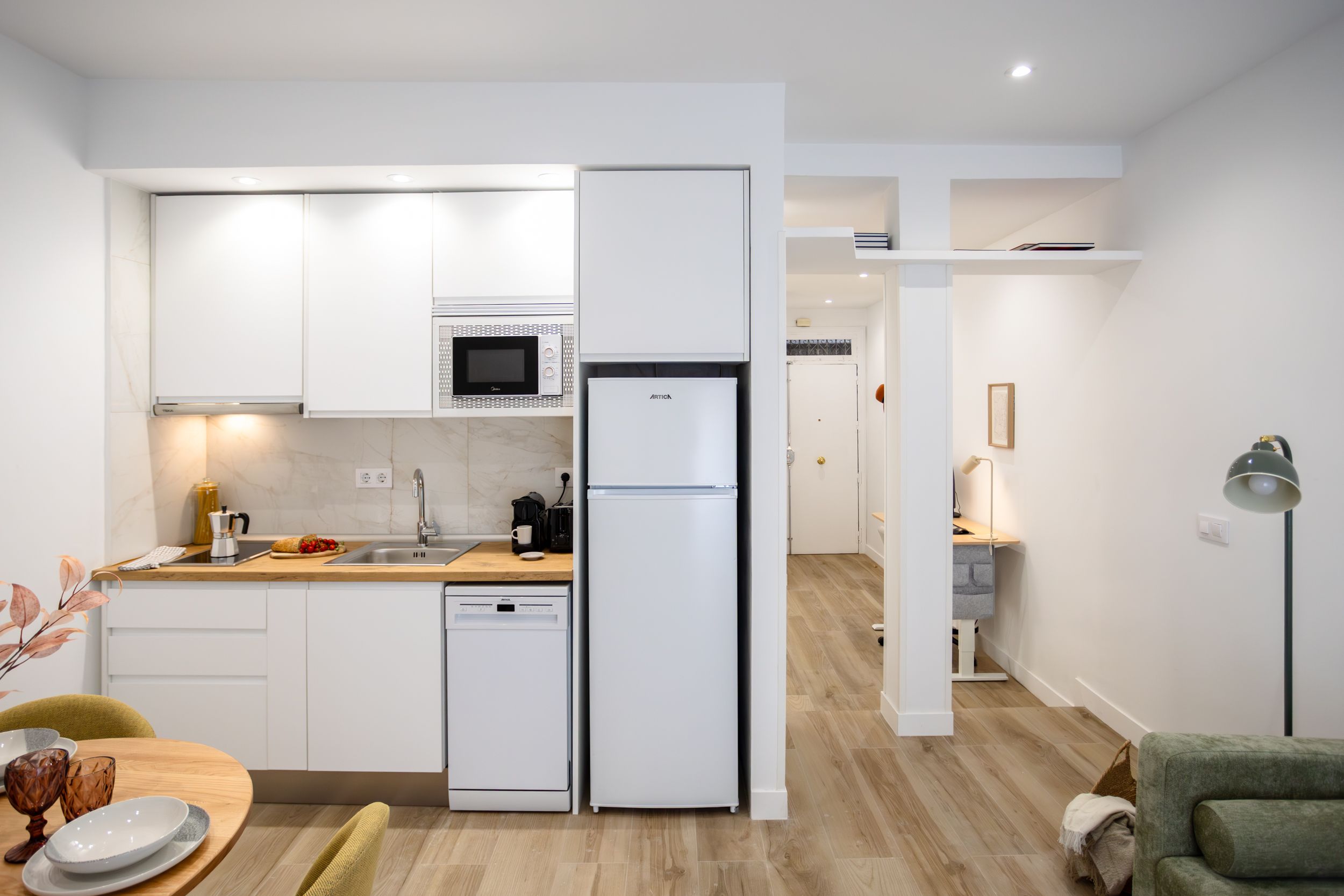 NESTIC - BARCINO - Cocina apartamento amueblado con servicios