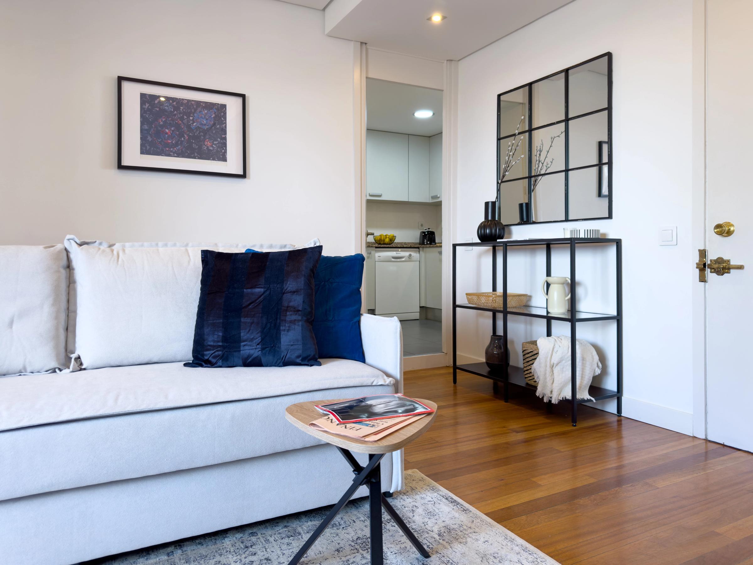 NESTIC - ALIAGA - Living room fully furnished apartment