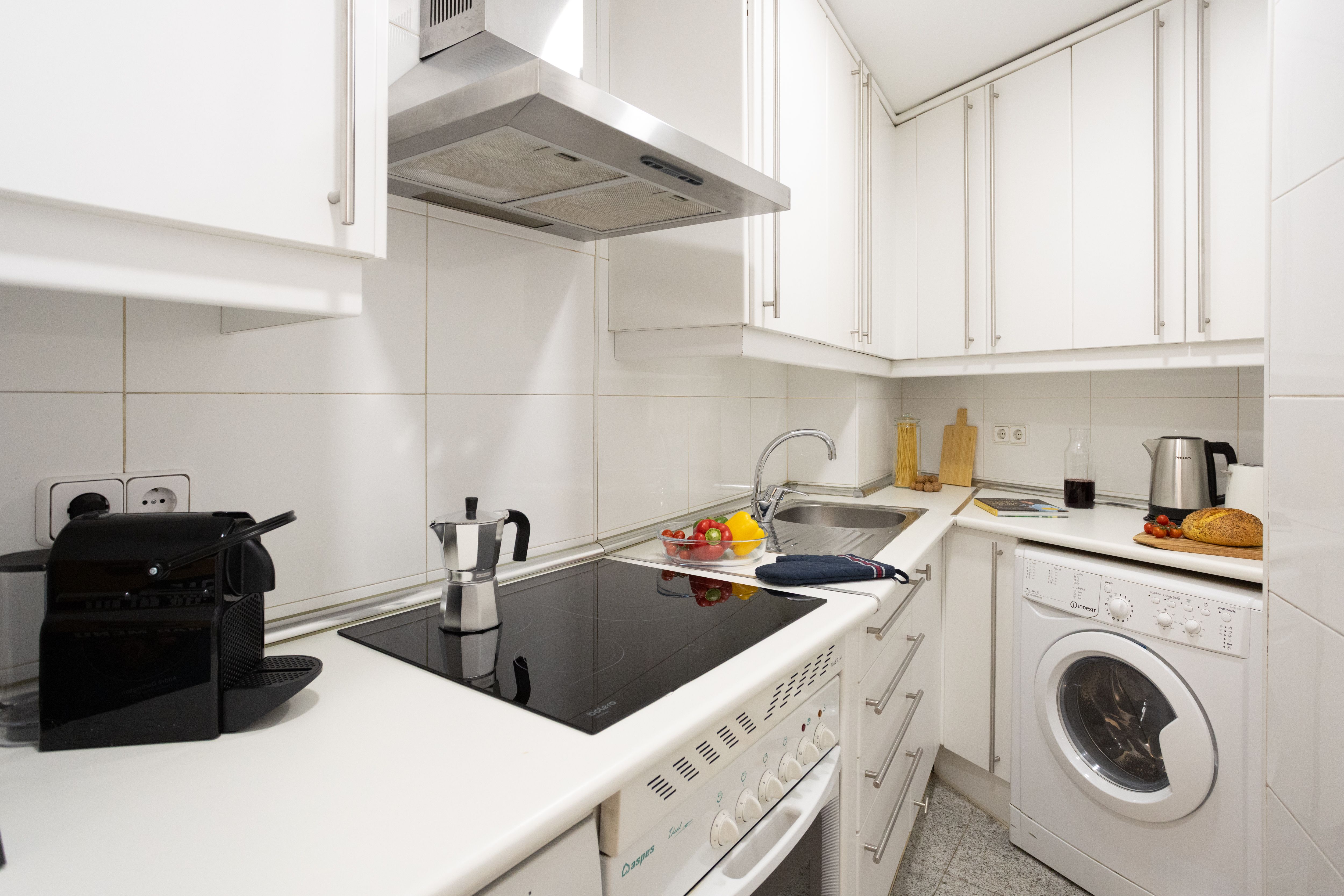 NESTIC - LANUZA - Cocina apartamento amueblado con servicios