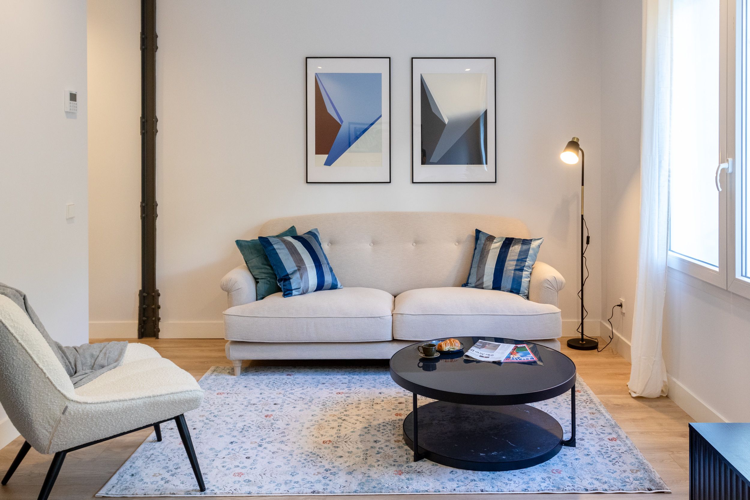 NESTIC - MENINA - Salón apartamento amueblado con servicios