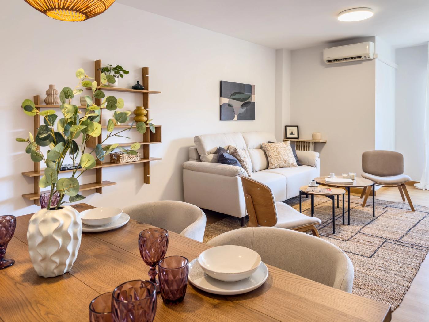 NESTIC - LIDIA - Living room serviced apartment