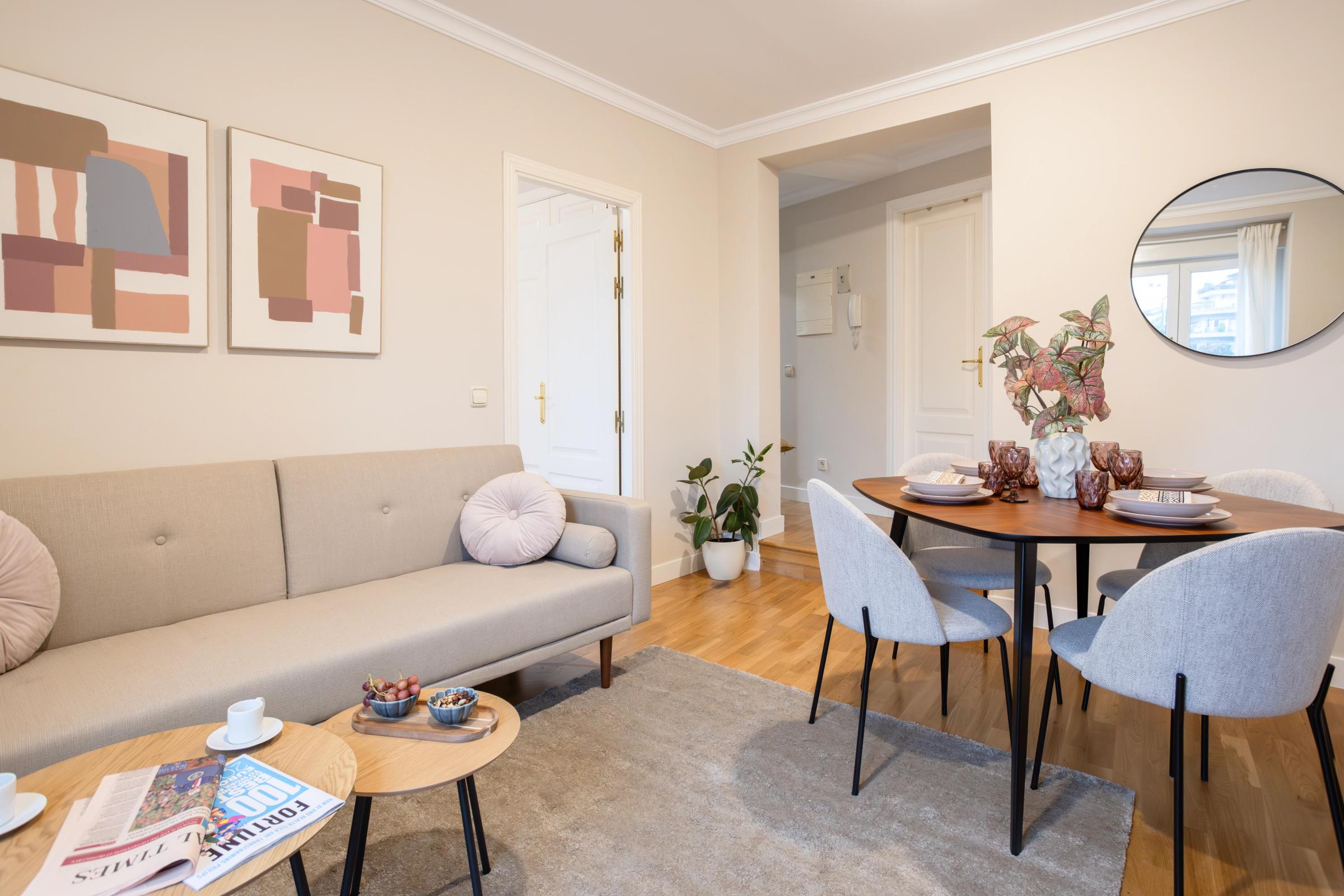 NESTIC - LANUZA - Living room furnished apartment with services