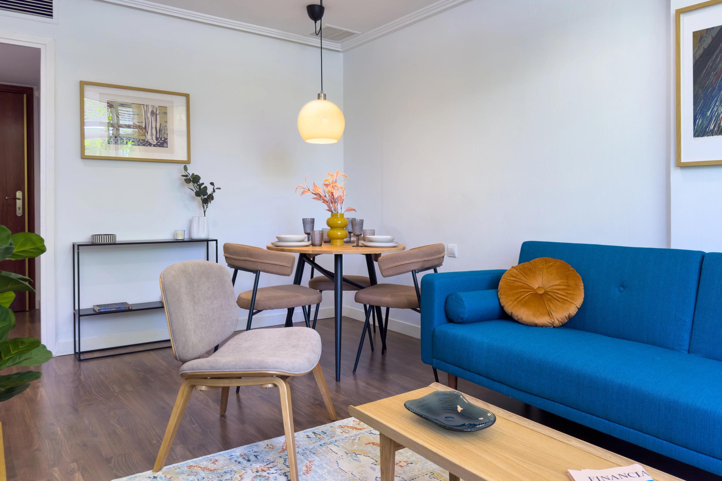 NESTIC - DARIEN - Living room fully furnished apartment