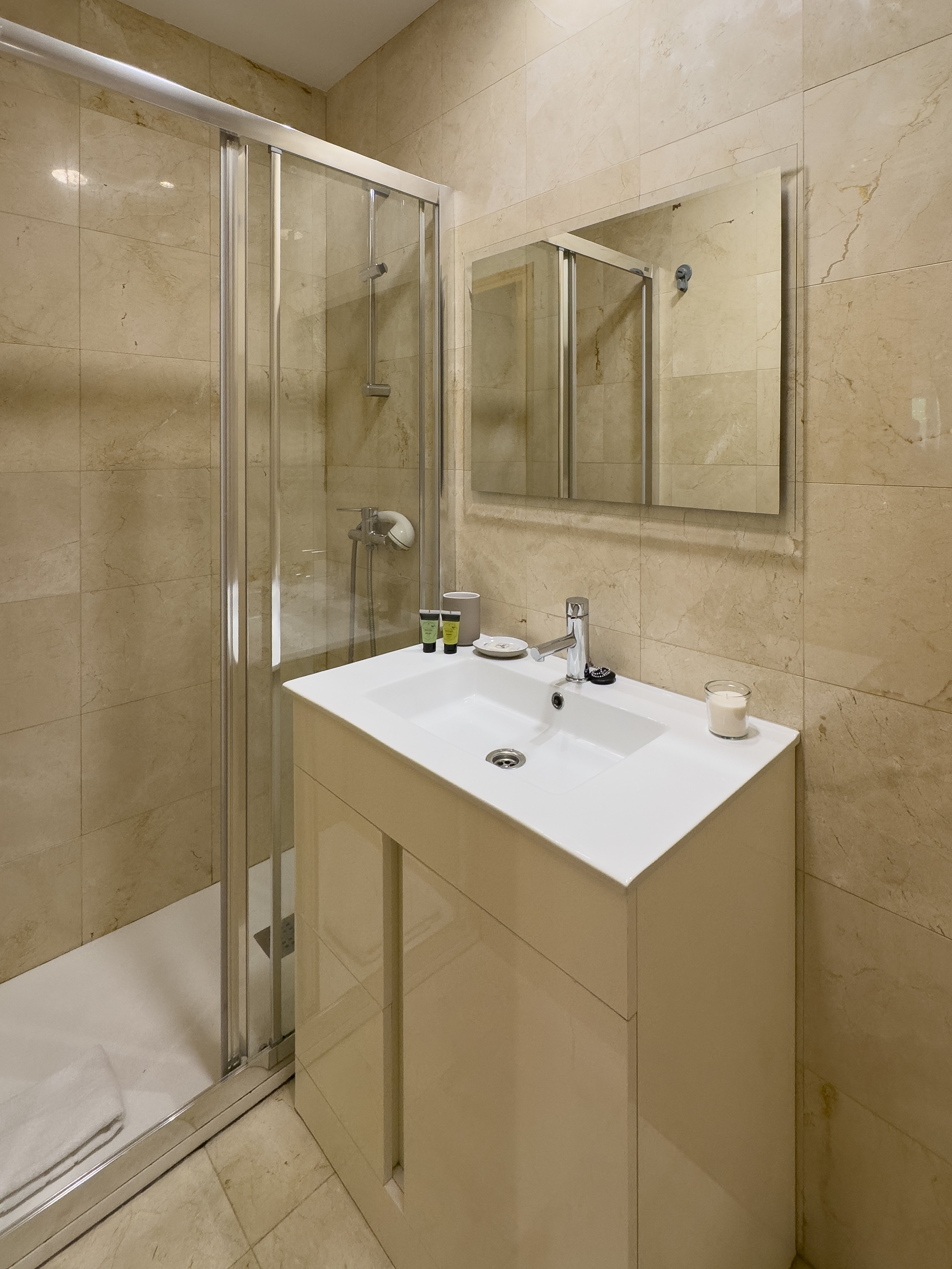 NESTIC - URUMEA - Baño 2 Apartamento amueblado con servicios
