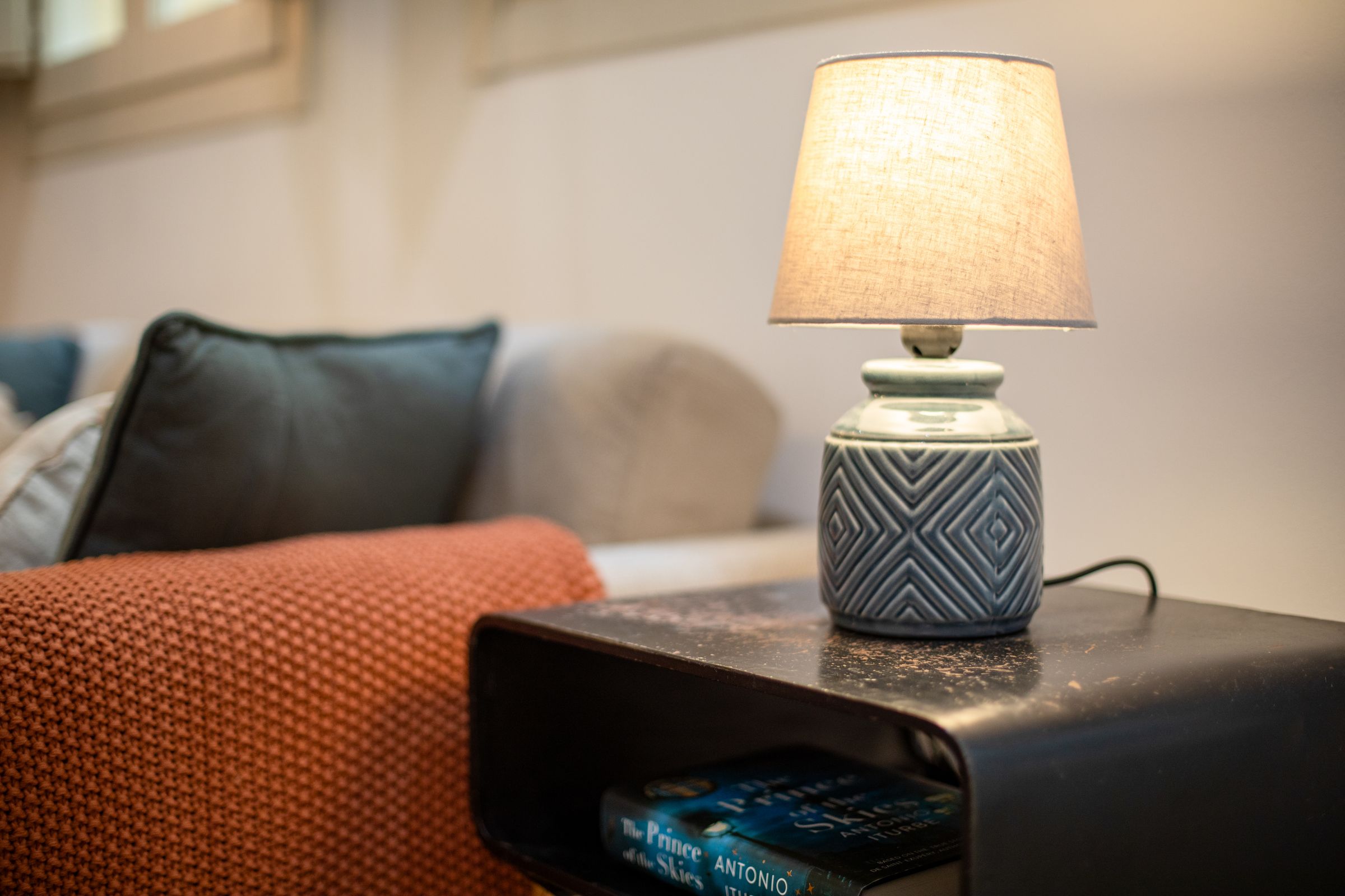 NESTIC - Mer - Living room furnished apartment