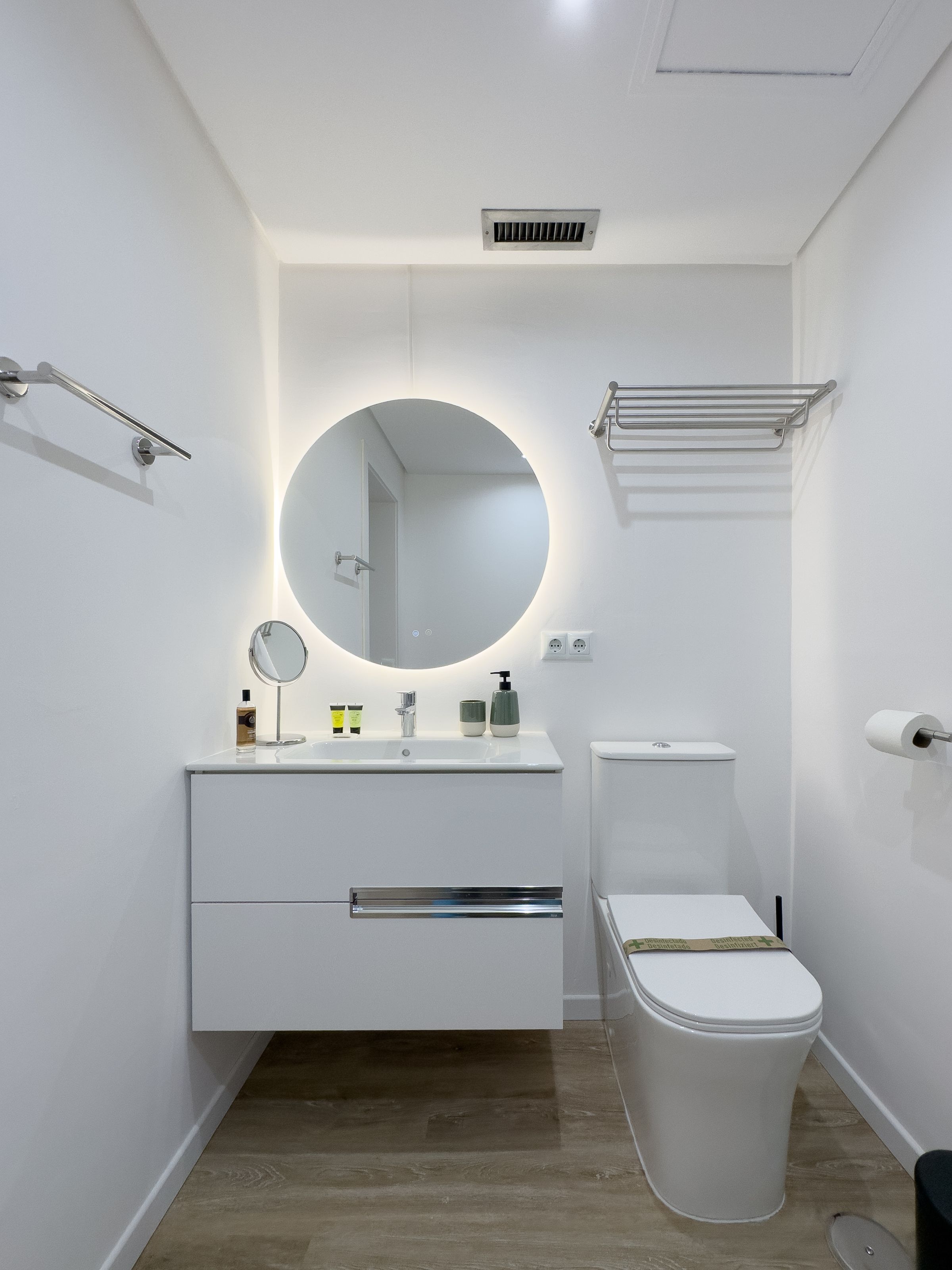 NESTIC - HERVÍAS - Baño Apartamento amueblado con servicios