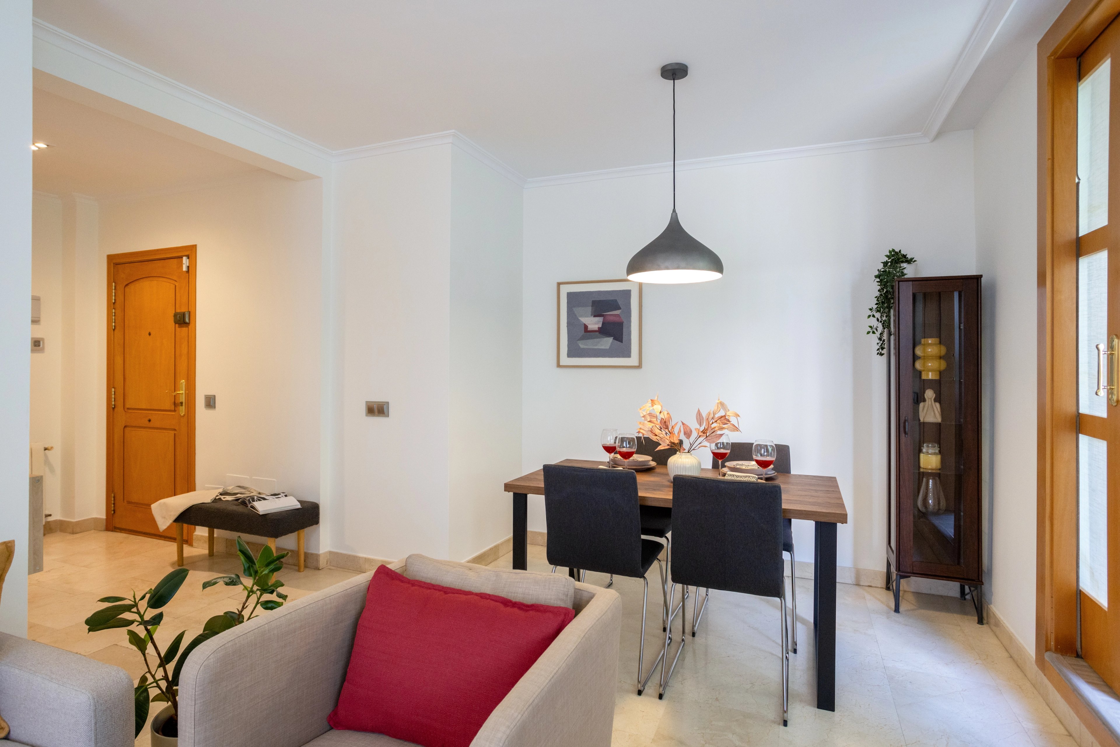 NESTIC - URUMEA - Salón Apartamento amueblado con servicios