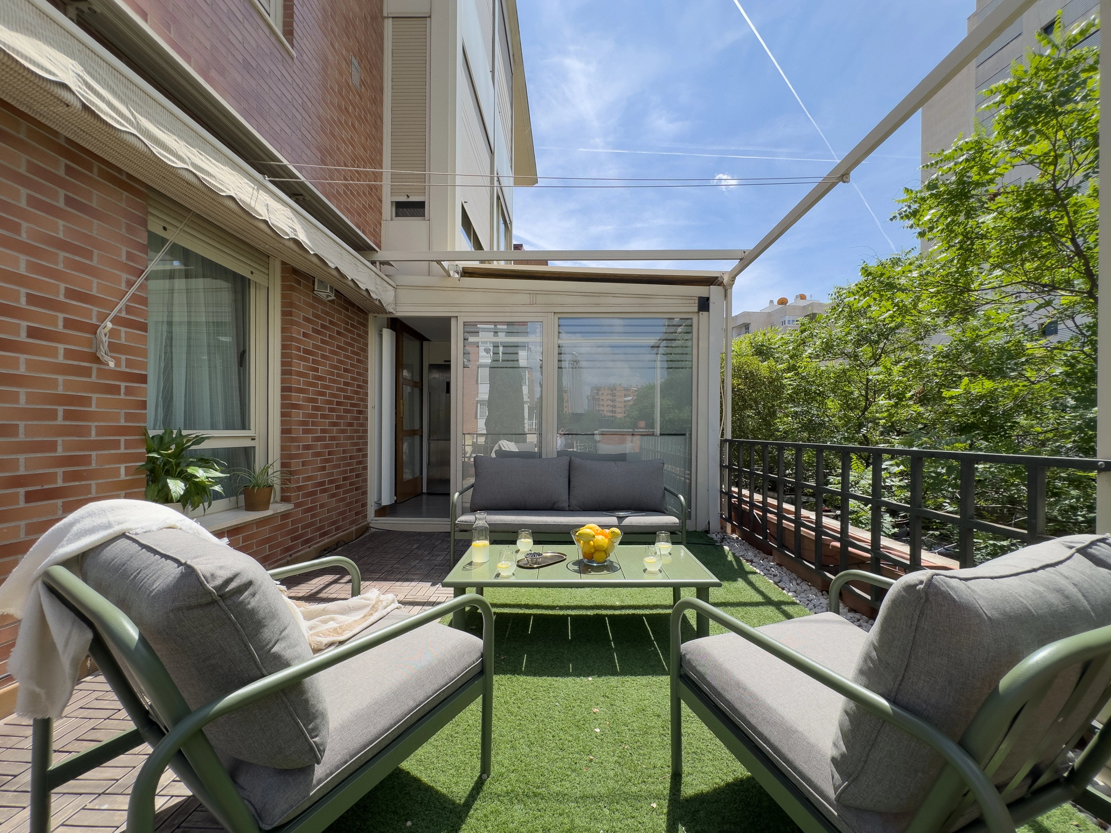 NESTIC - URUMEA - Terraza Apartamento amueblado con servicios
