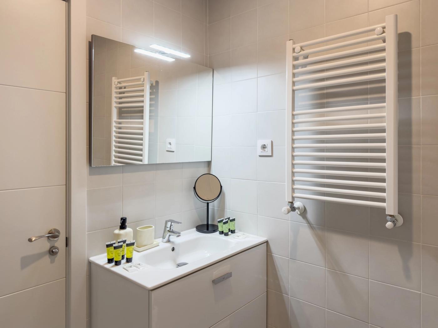 NESTIC - BRACARA - Bathroom furnished apartment with services