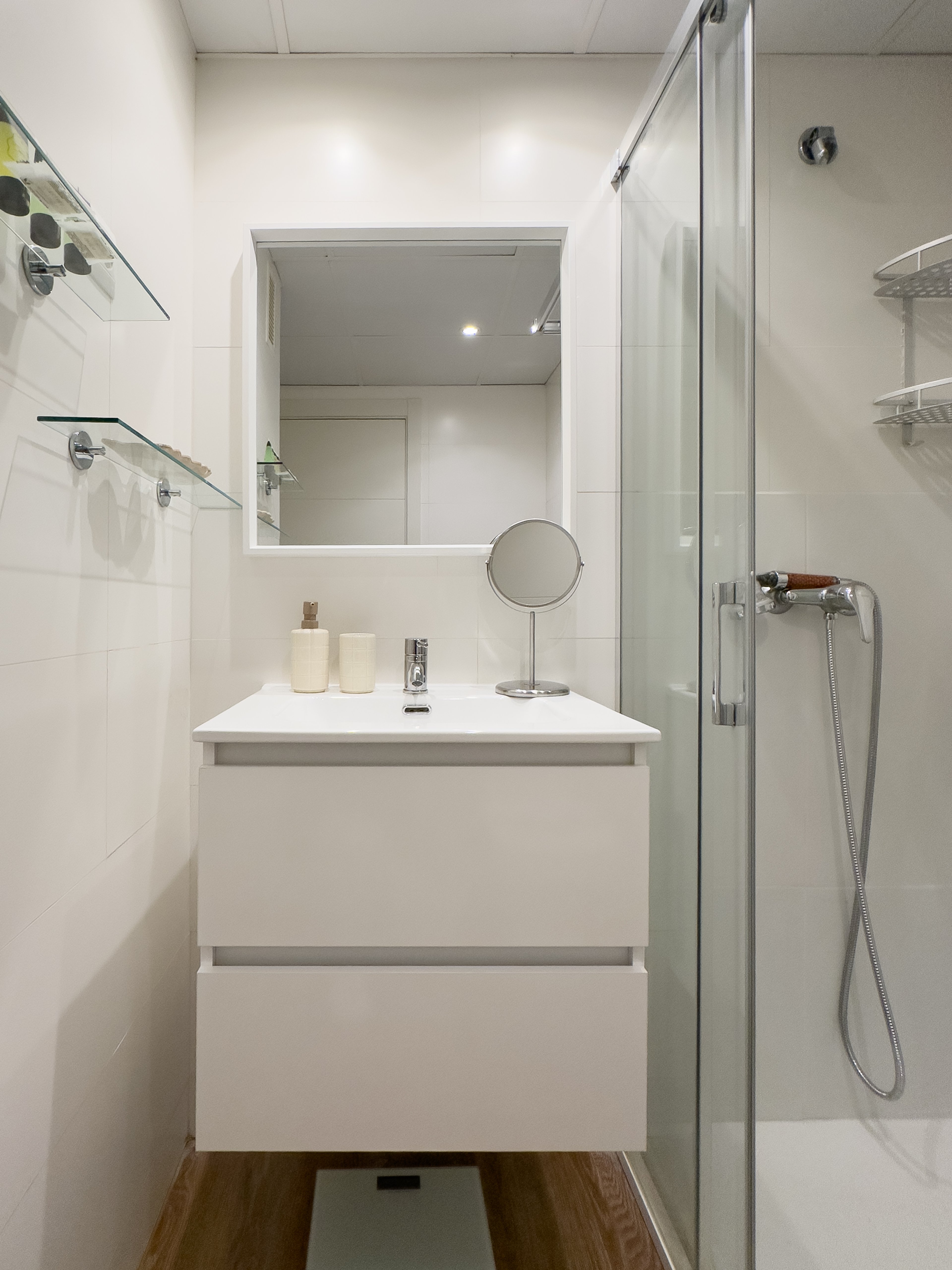NESTIC - BERIAIN - Baño Apartamento amueblado con servicios