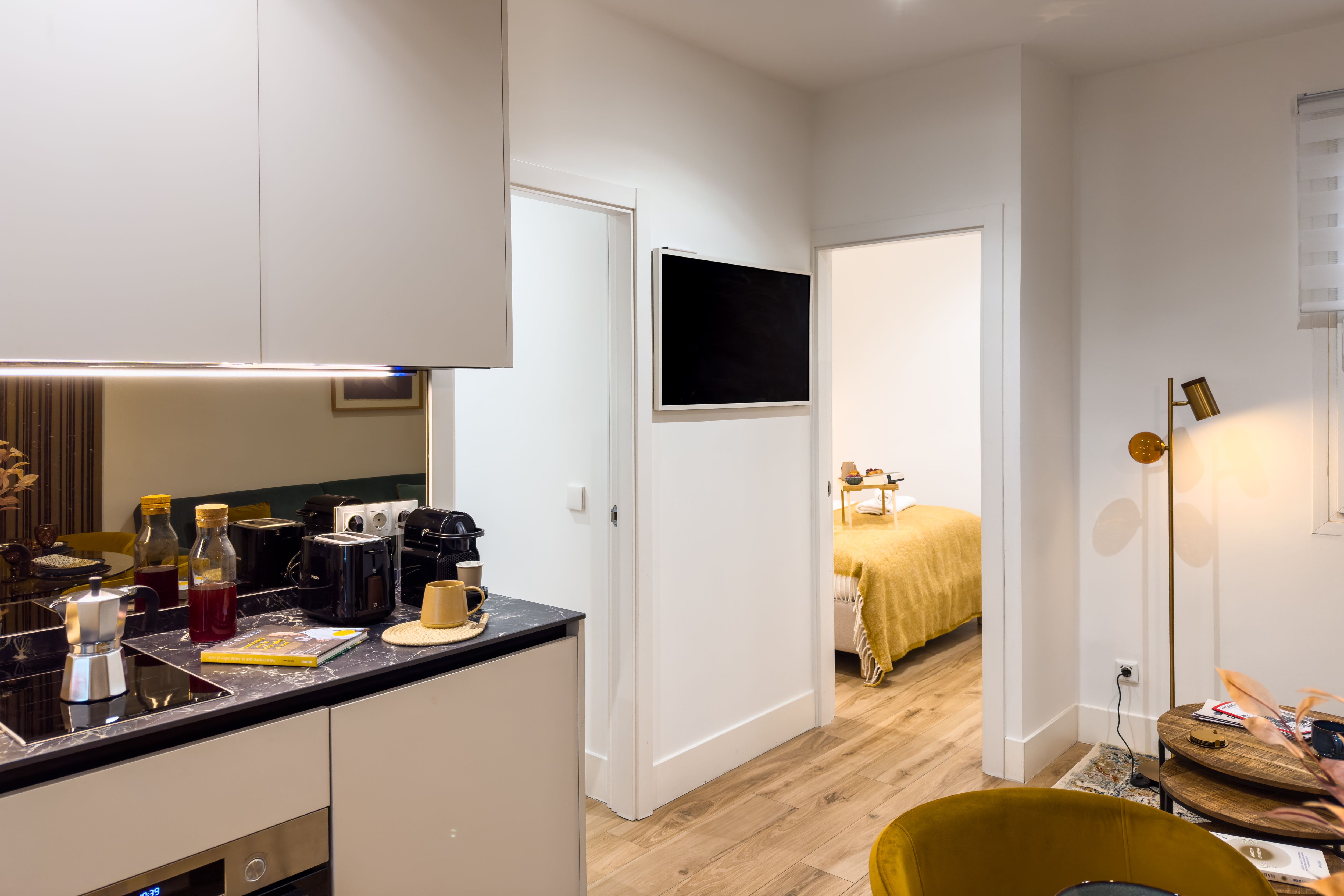 NESTIC - MOYANO - Cocina amueblada con servicios