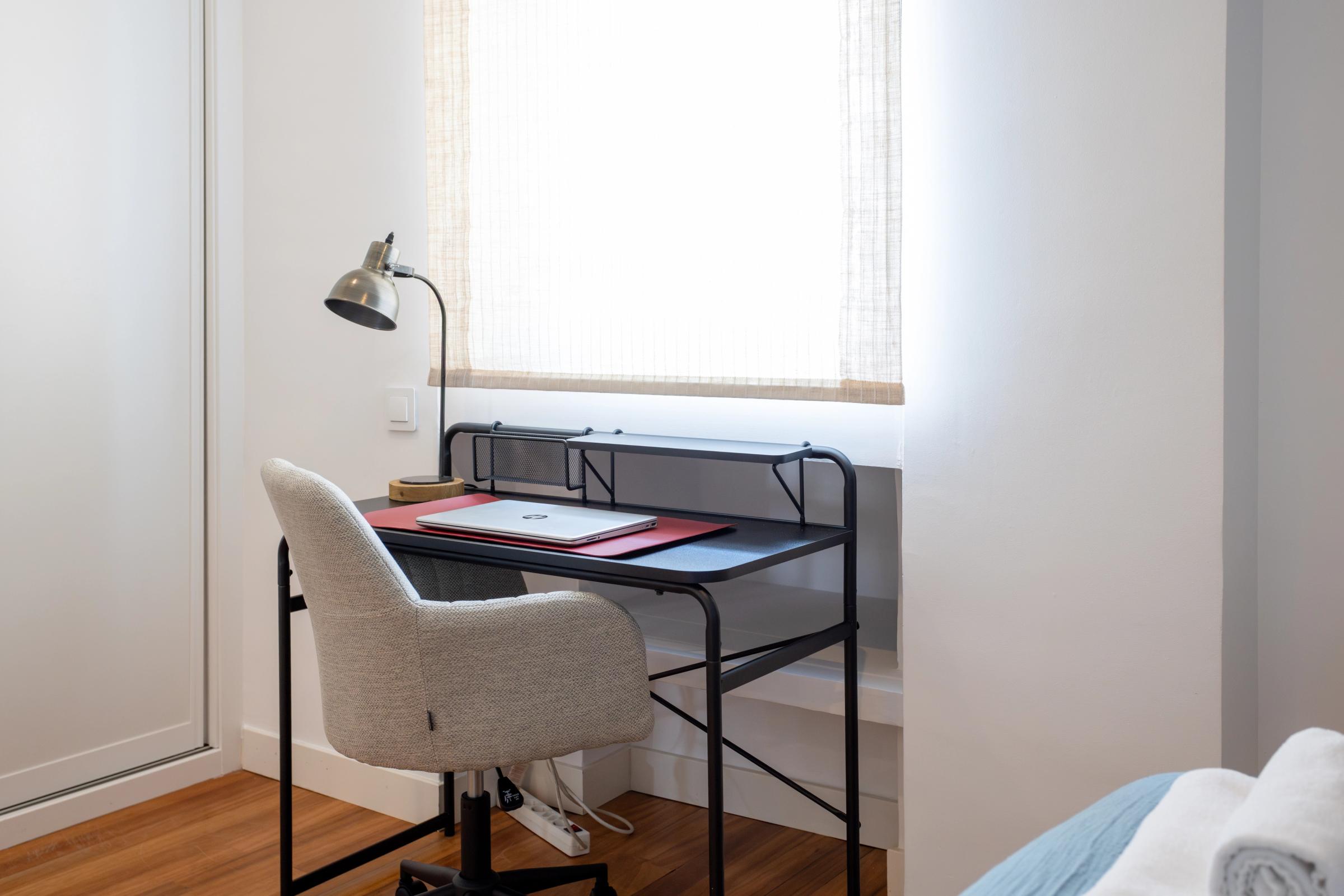 NESTIC - ALIAGA - Office area fully furnished apartment