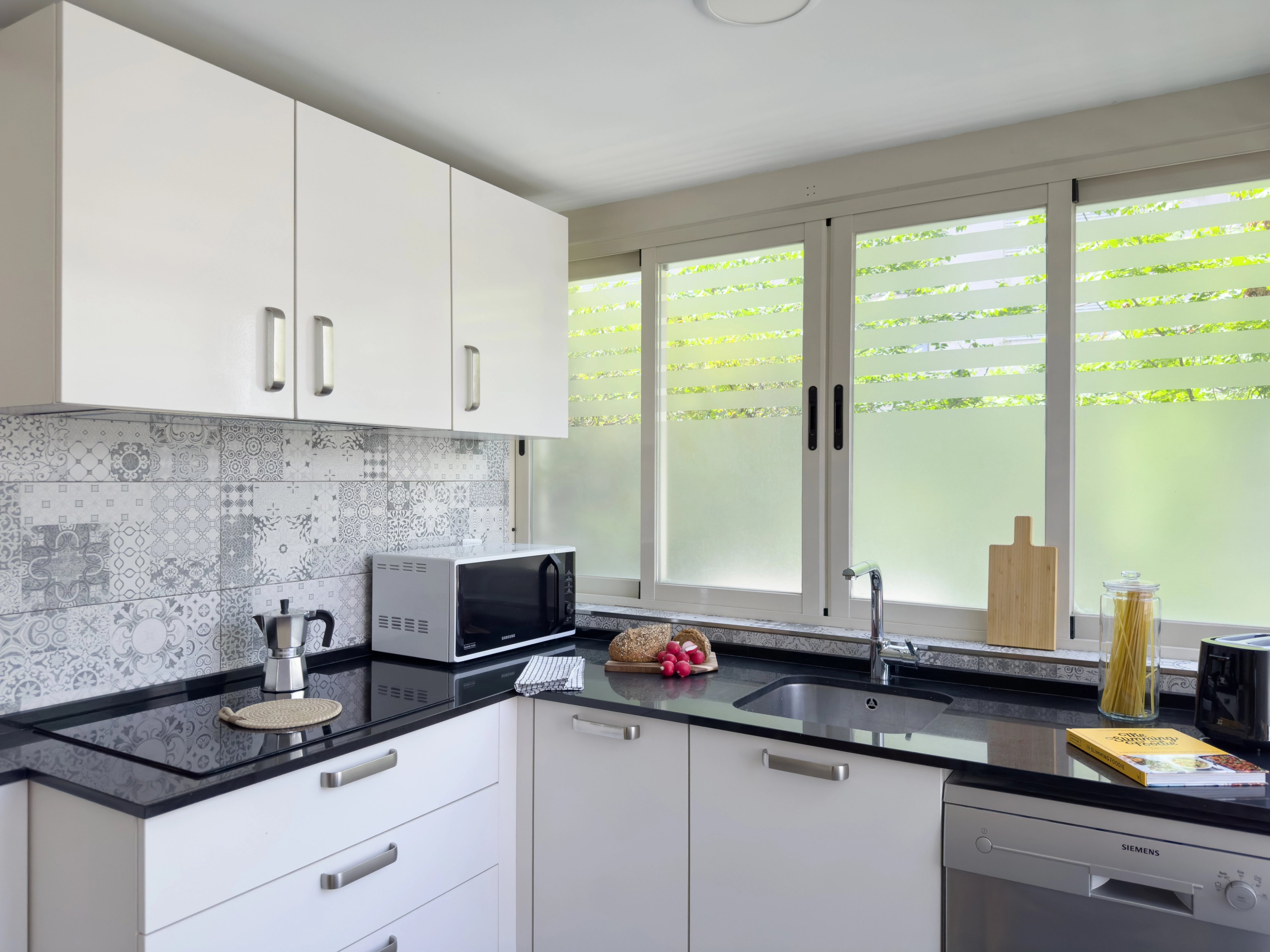 NESTIC - URUMEA - Cocina Apartamento amueblado con servicios