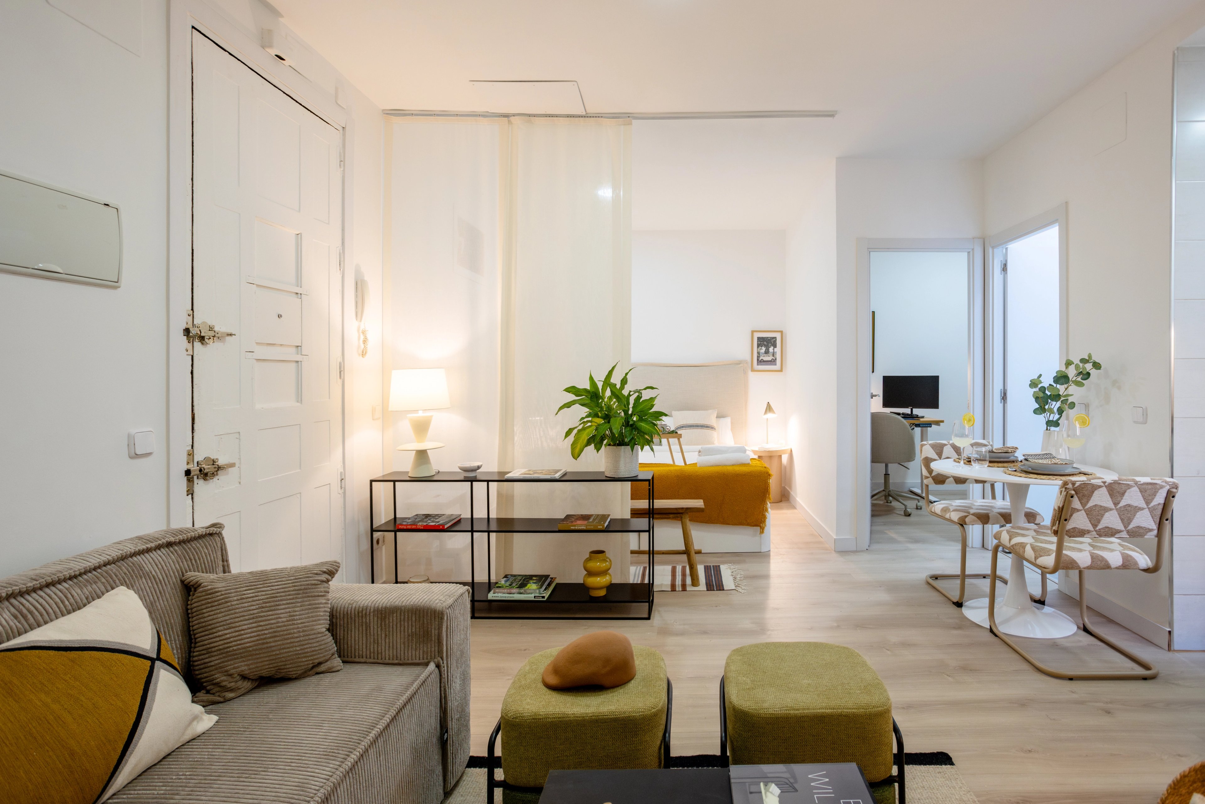 NESTIC - BAYEU - Salón Apartamento amueblado con servicios