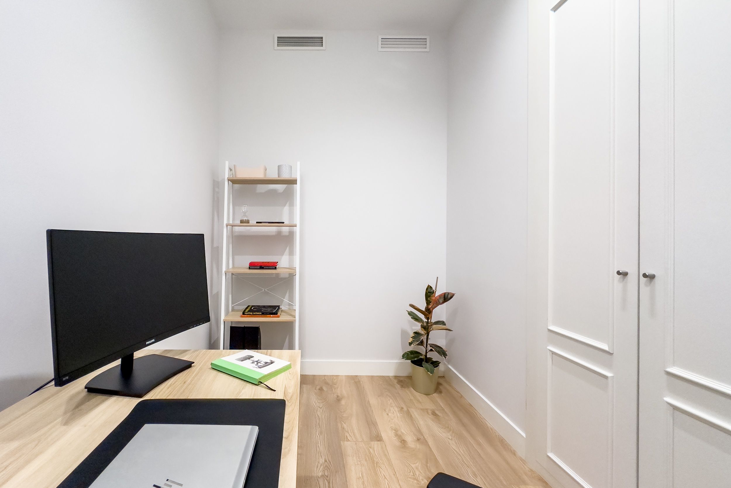 NESTIC - MENINA - Despacho oficina apartamento amueblado con servicios