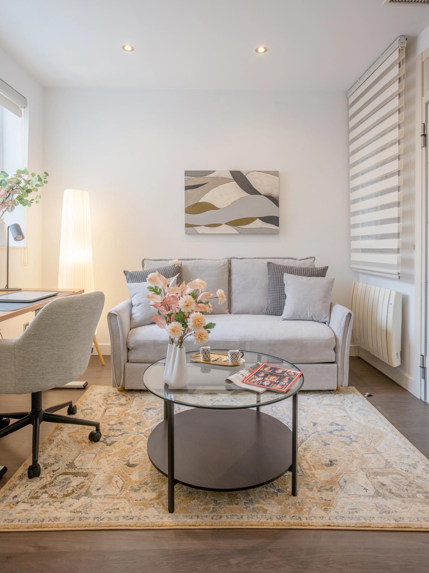 NESTIC - BERIAIN - Living room Furnished apartment with services