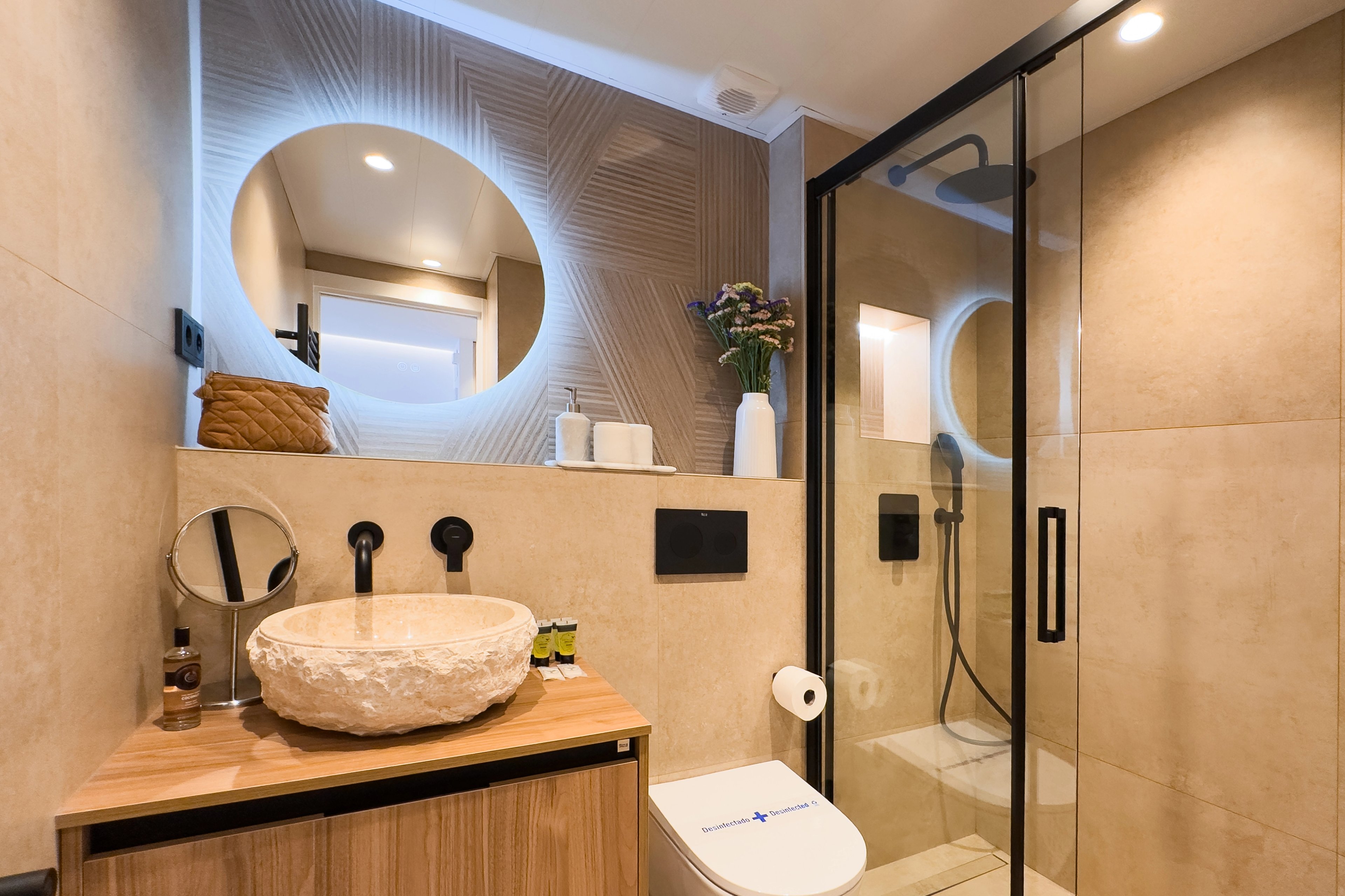 NESTIC - TAINO - Baño Apartamento amueblado con servicios