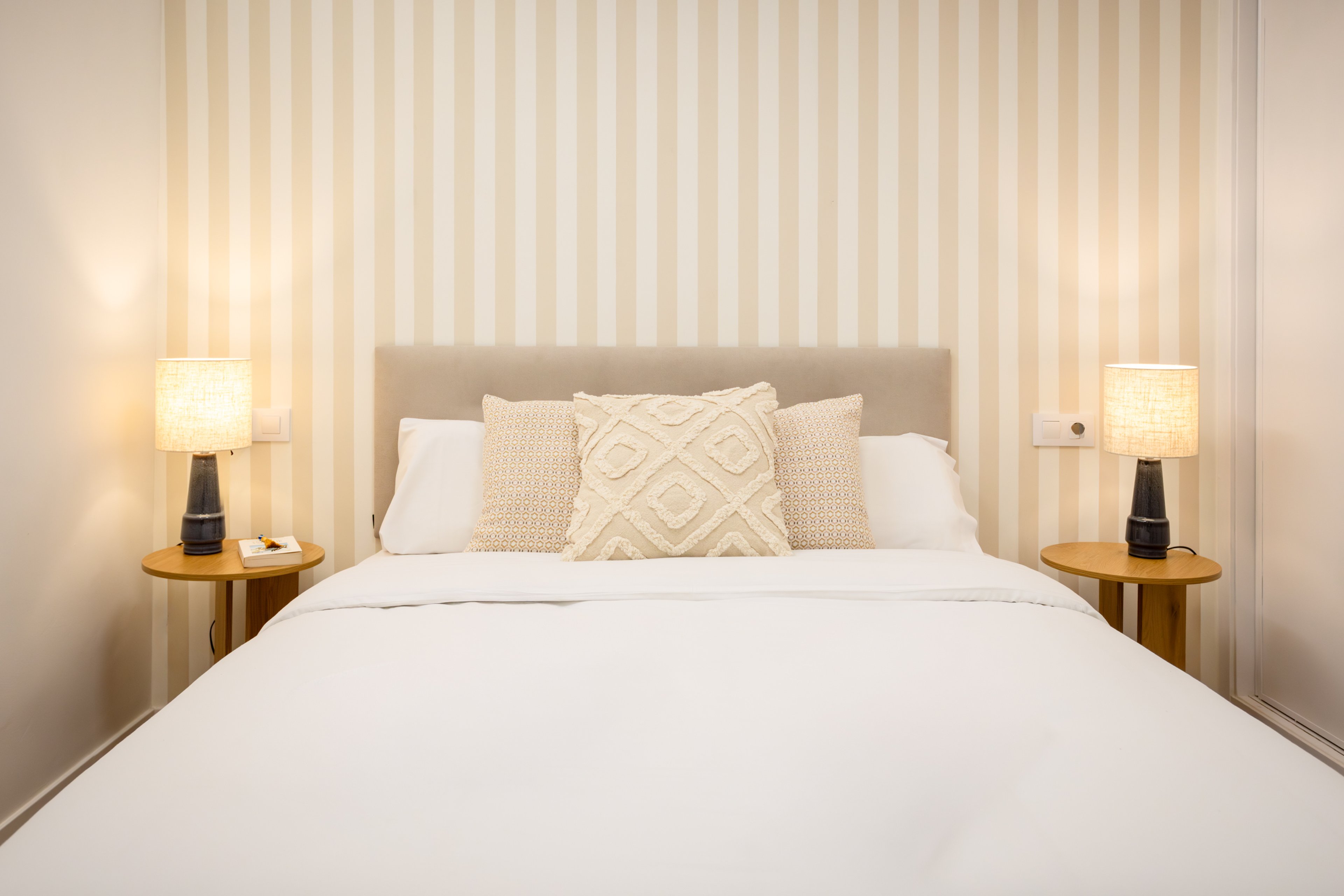 NESTIC - BARCINO - Dormitorio apartamento amueblado con servicios