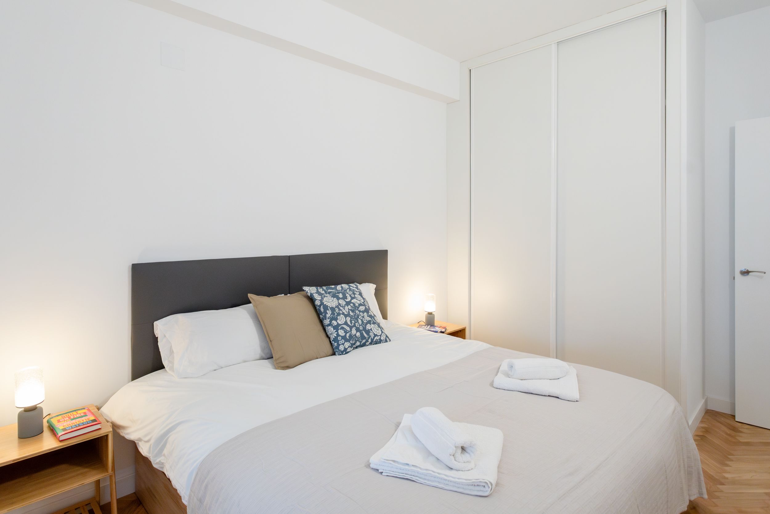 NESTIC - CLARAVAL - Dormitorio apartamento amueblado con servicios
