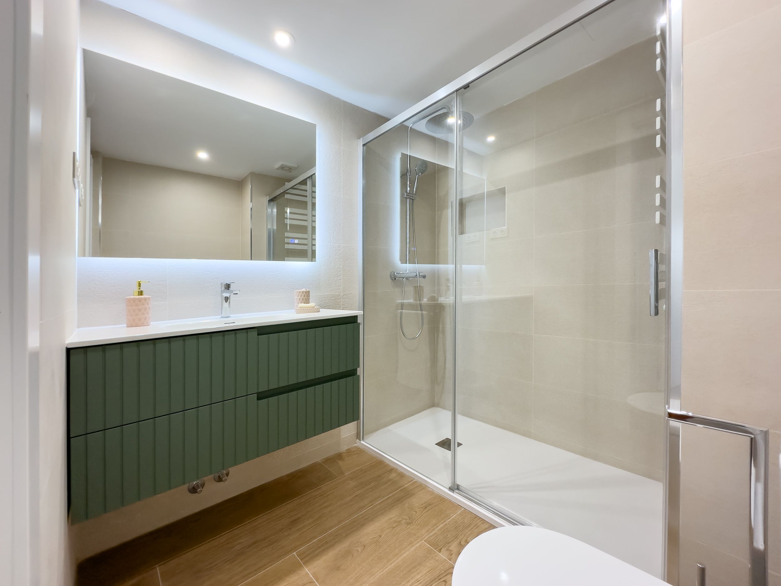 NESTIC - LAGUNARIA - Baño nuevo y reformado