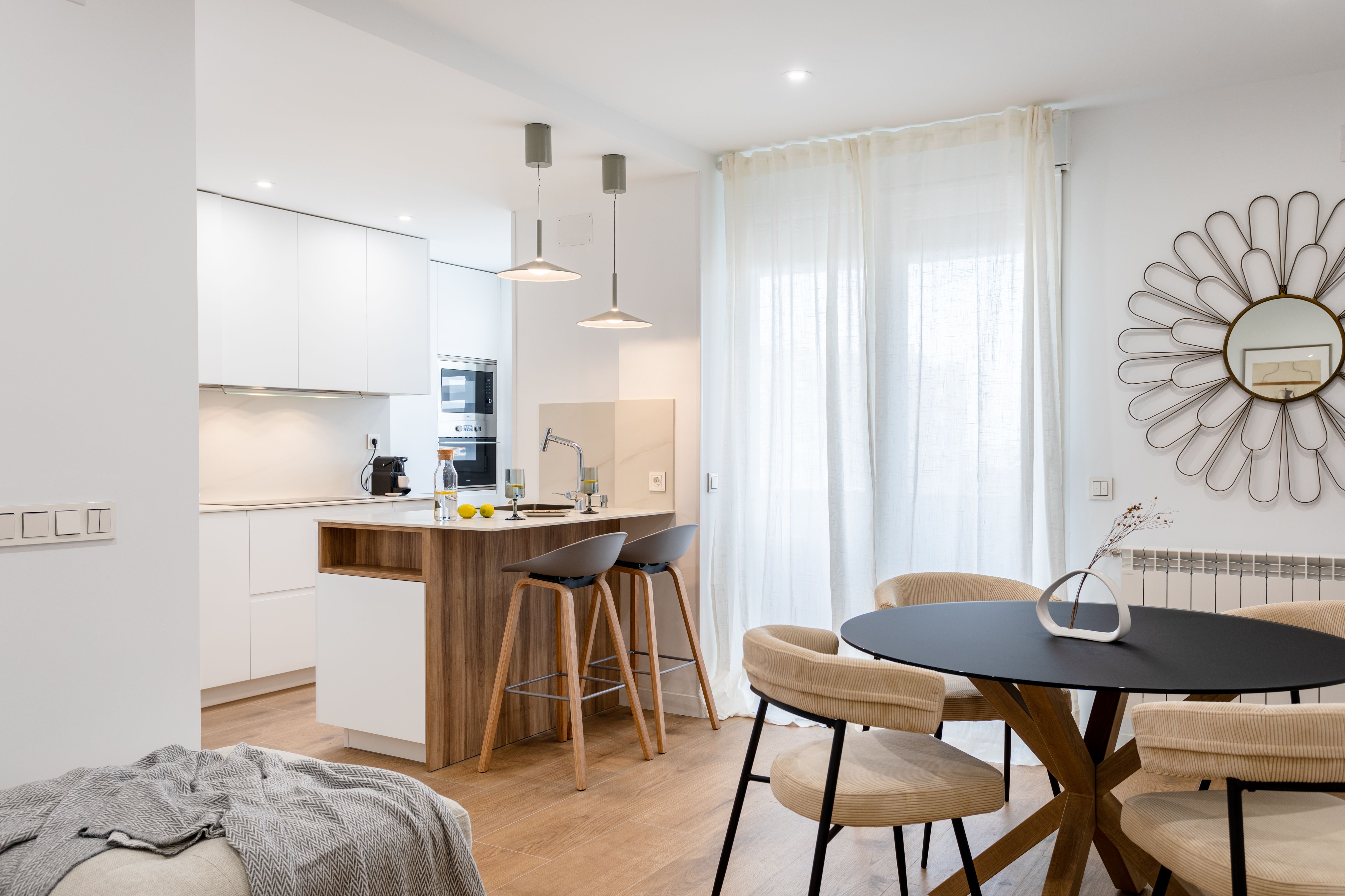NESTIC - Lagunaria - Comedor completamente amueblado