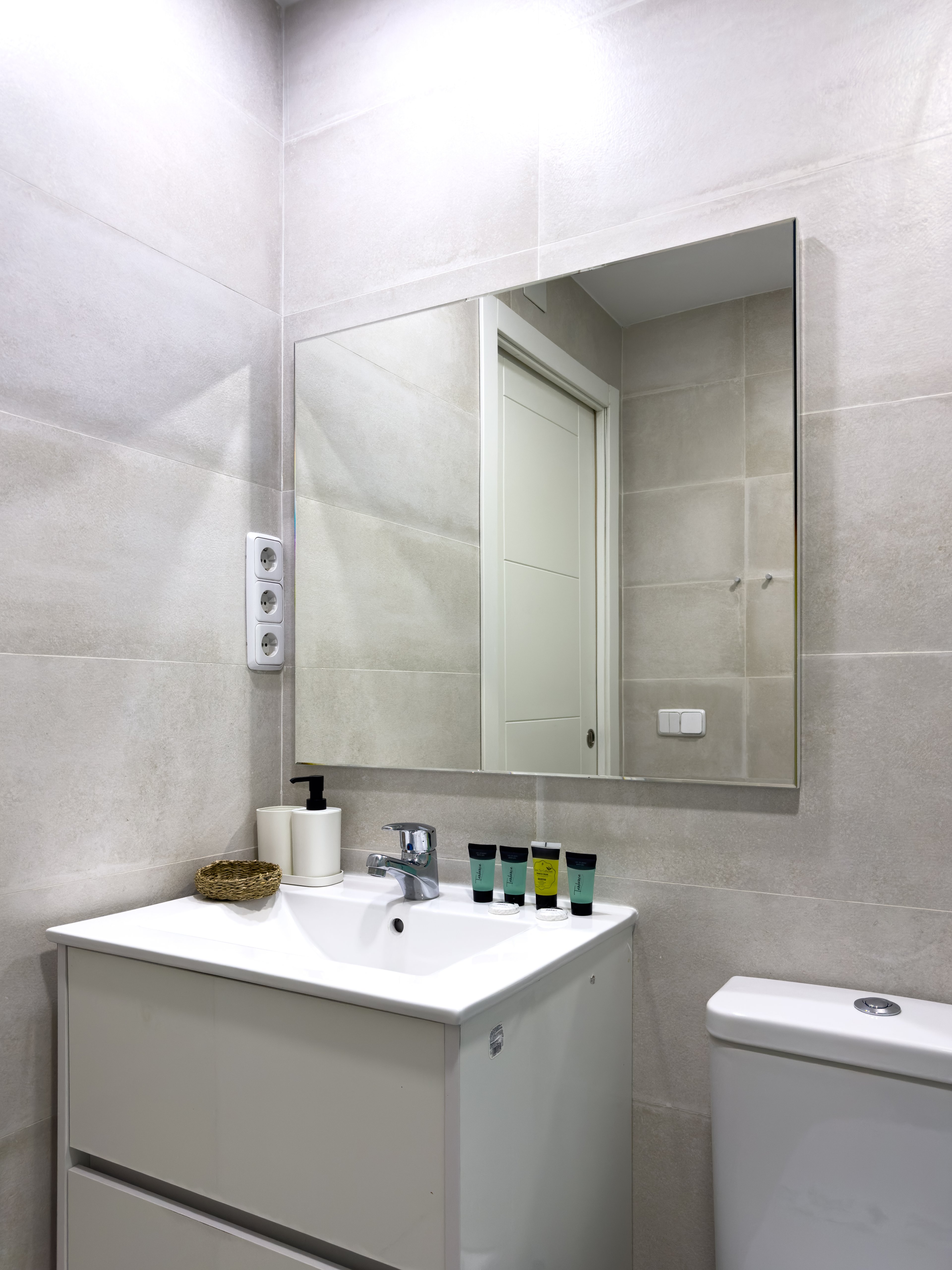 NESTIC - VILLAR - Bathroom 1 Furnished apartment with services