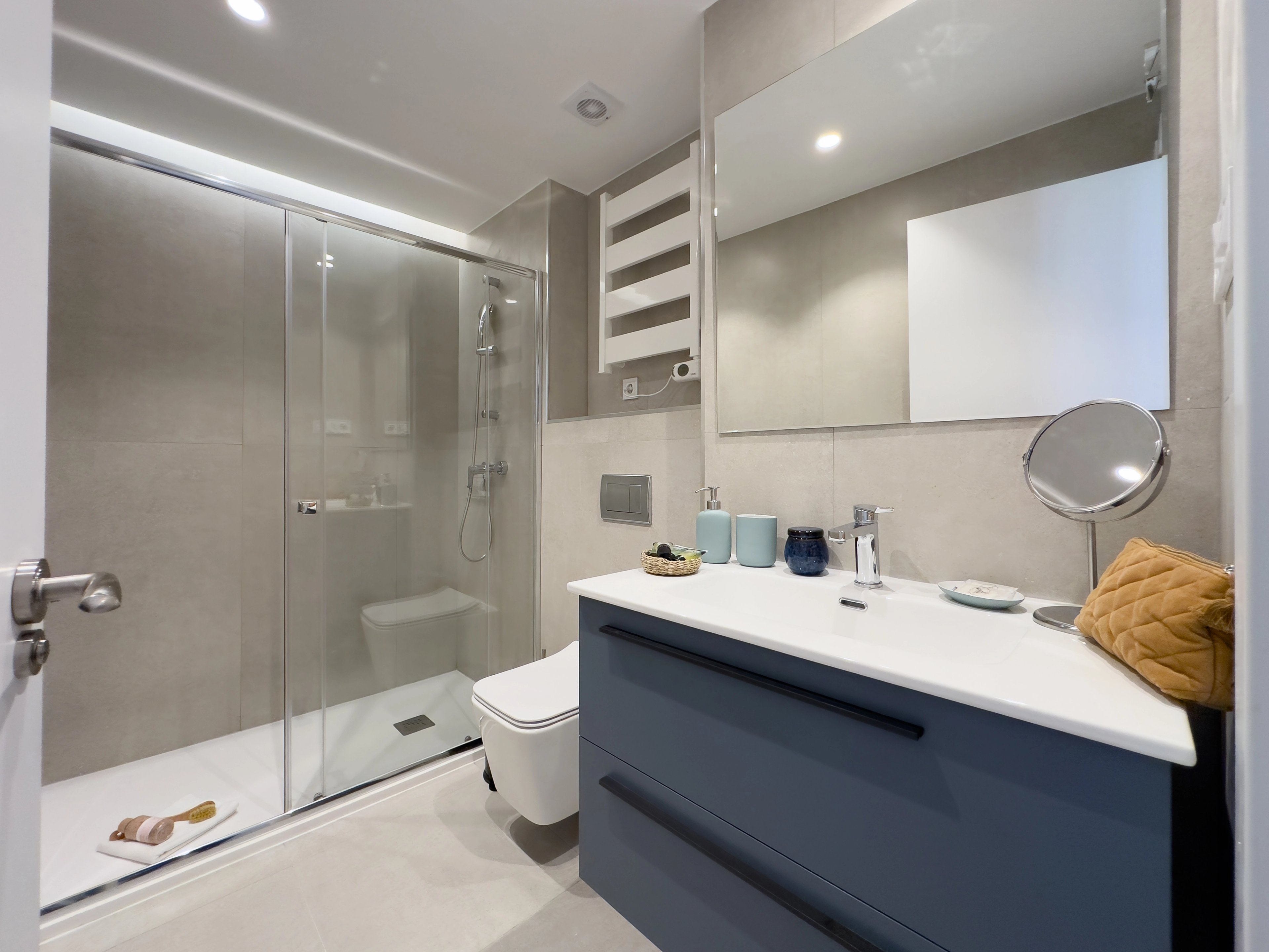 NESTIC - TINEO - Bathroom Furnished apartment with services