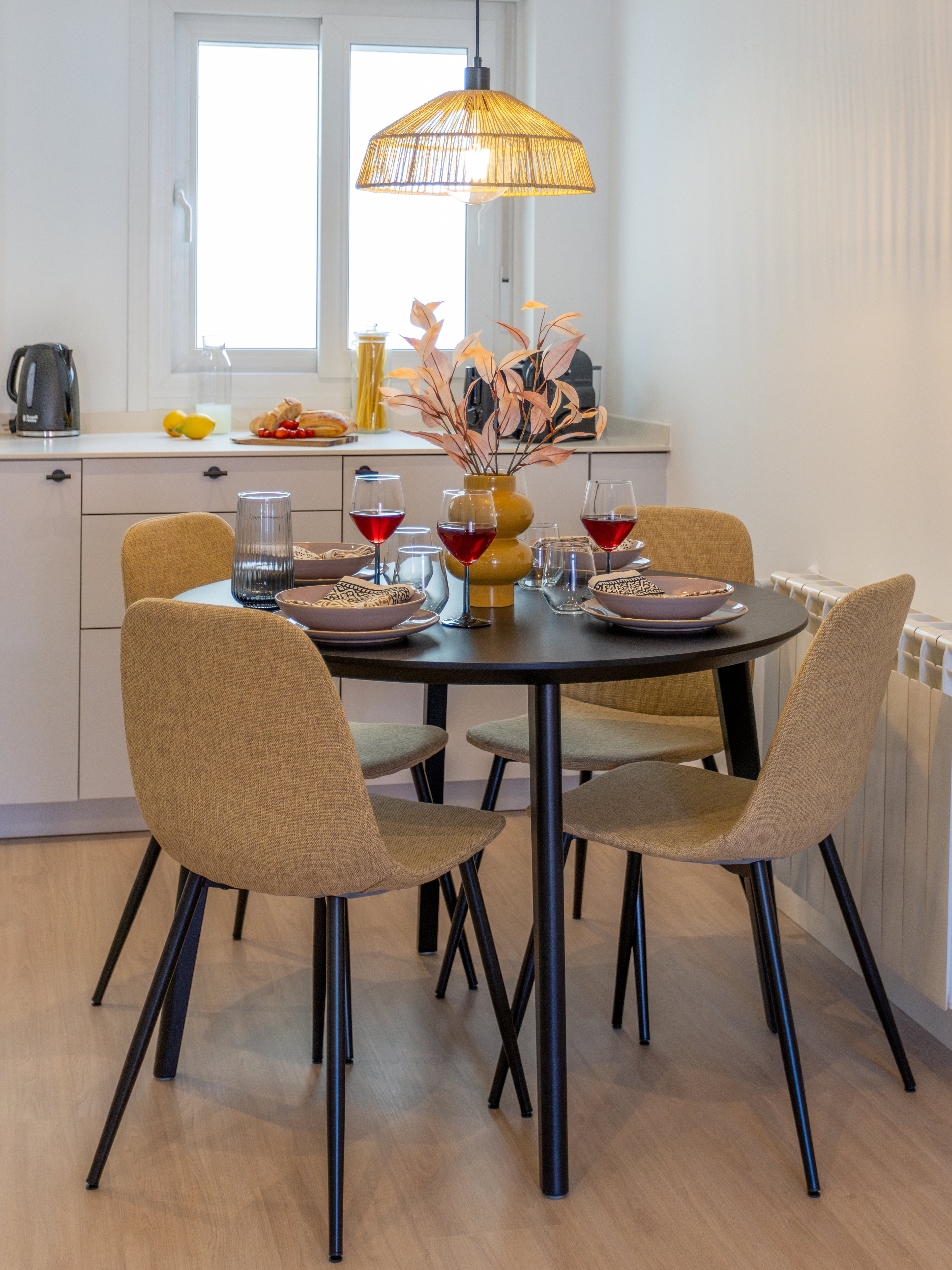 NESTIC - TINEO - Dining room Furnished apartment with services