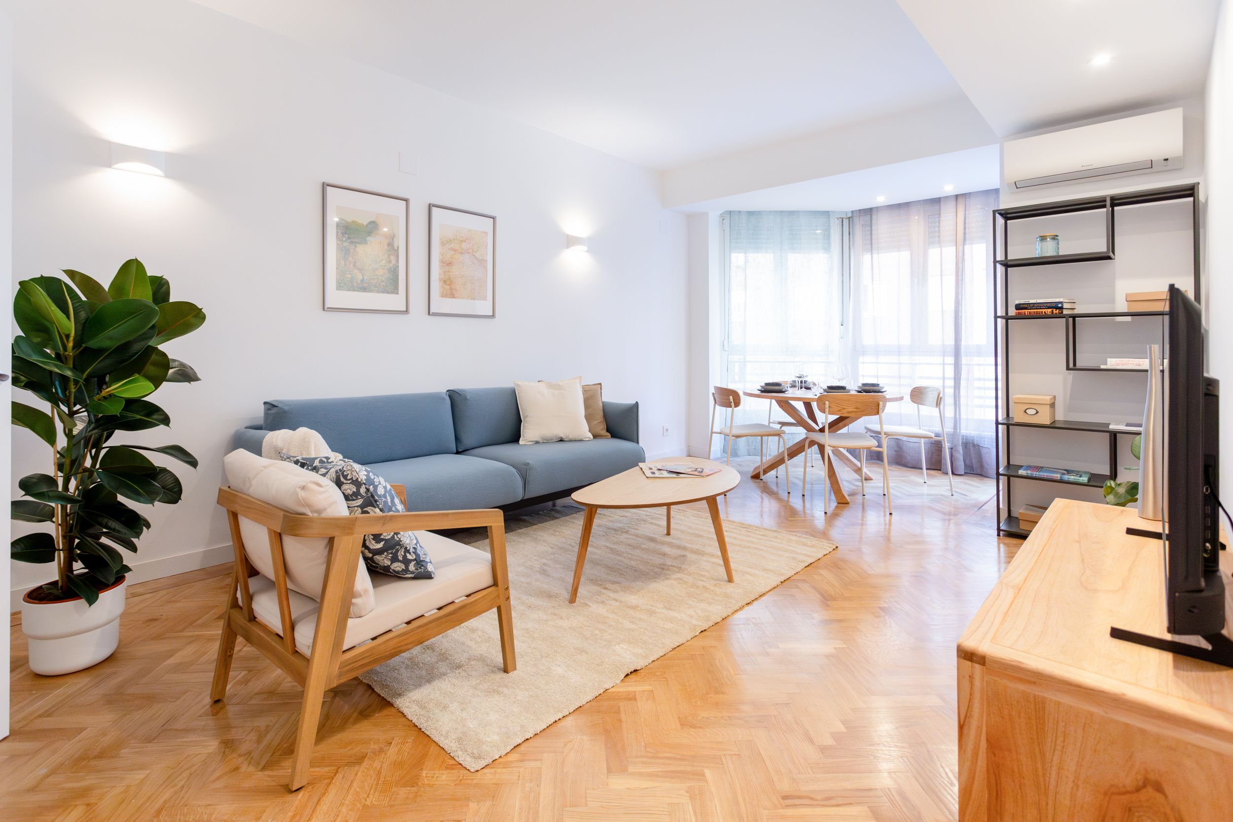 NESTIC - CLARAVAL - Salón amueblado apartamento con servicios