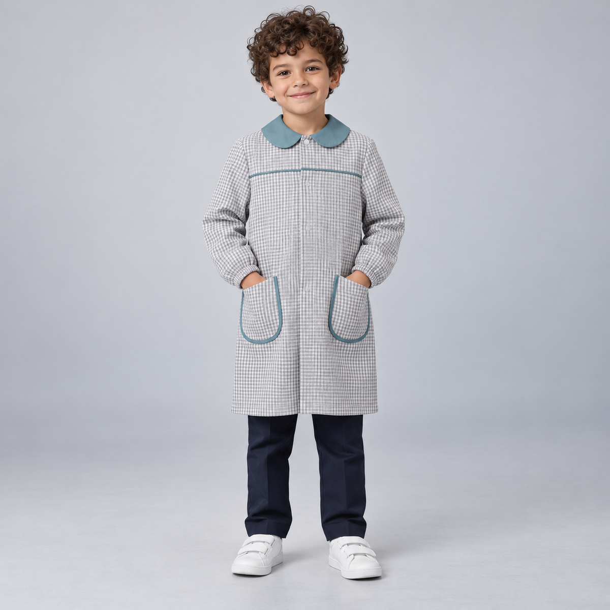 Bata Vichy Gris con Cuello Azul Petróleo - 1