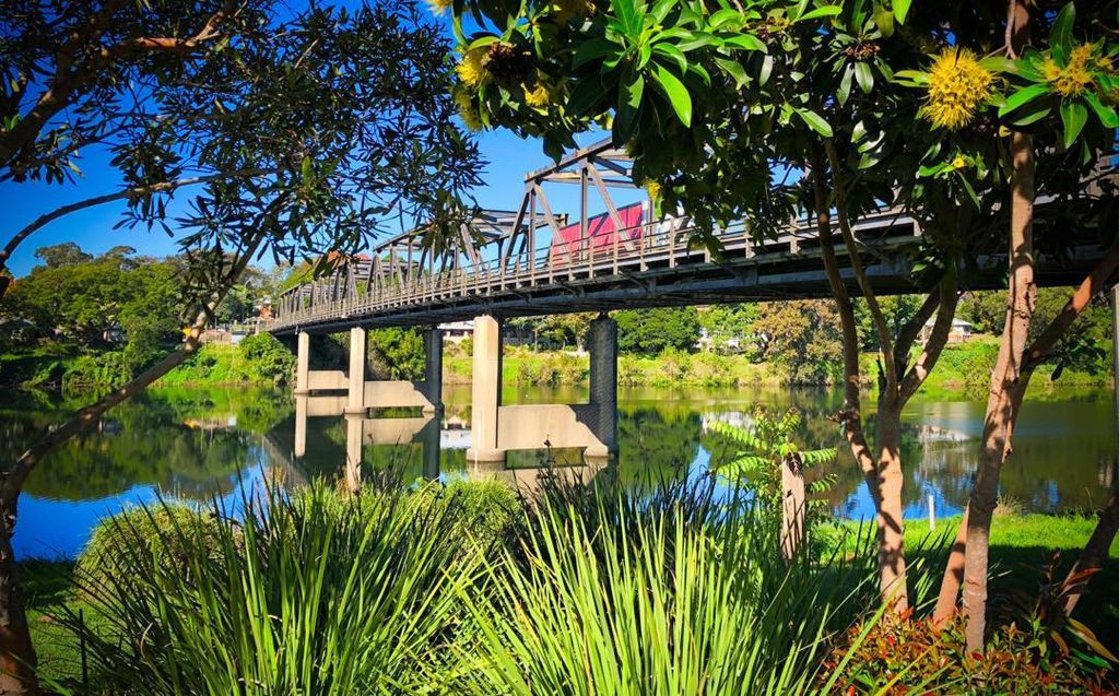 Girder bridge