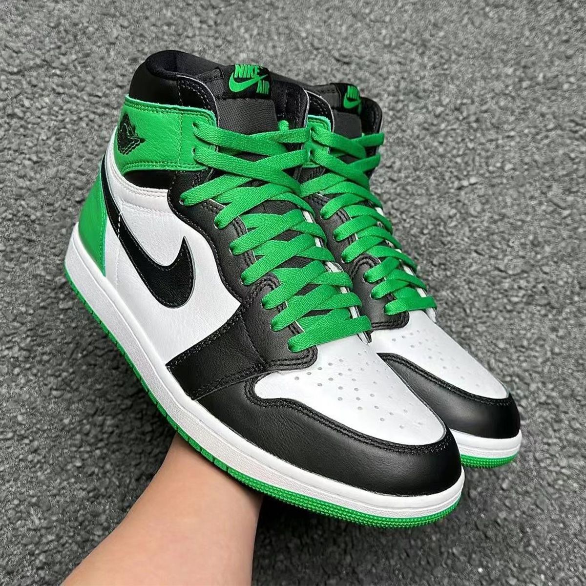 売り日本Air Jordan 1 CelticsBlack and LuckyGreen 靴