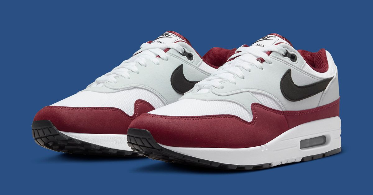 all red nike air max 1