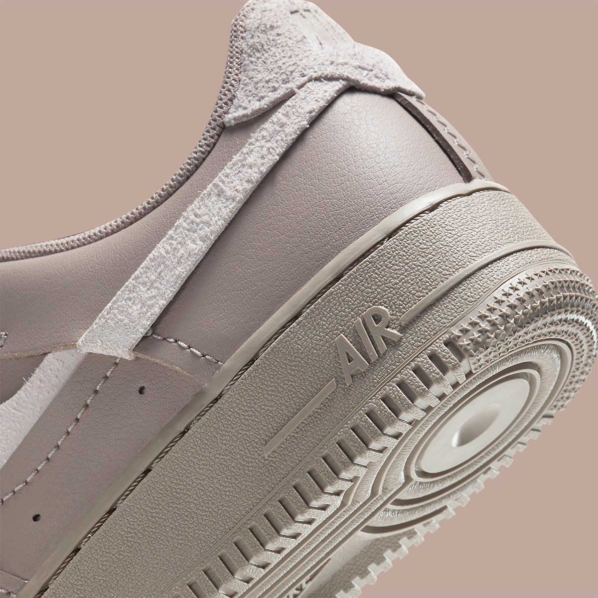 スニーカー Nike Air Force 1 LXX Malt Buy Wmns Air Force 1 LXX 'Malt' - DH3869 200 | GOAT