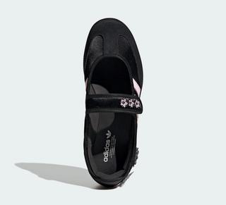 Women's adidas Samba Jane "Black/Pink" (SKU: KZ5668). Photo via adidas.