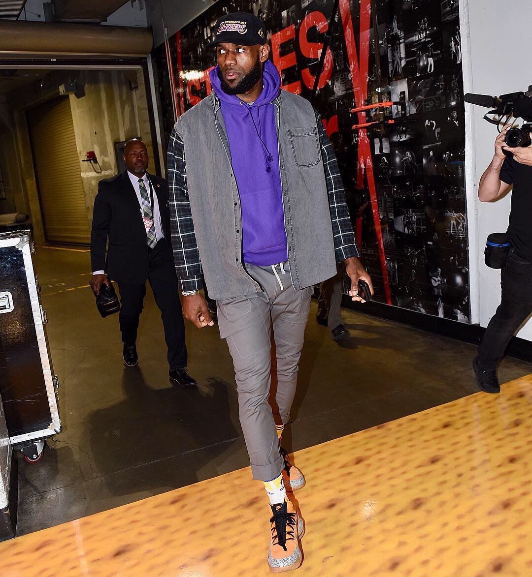 LeBron James // Nike LeBron 16 Low “Safari”