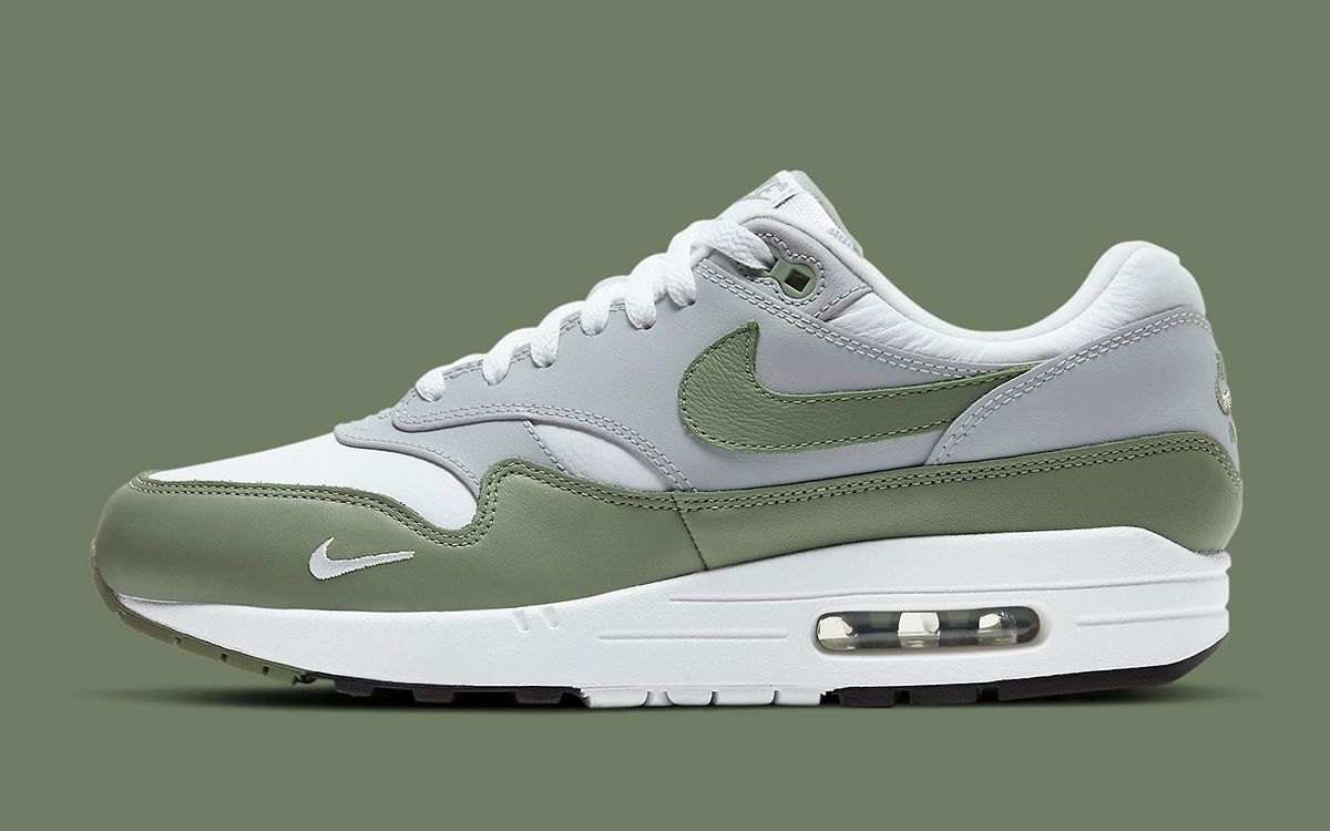 nike air max 1 premium white spiral sage