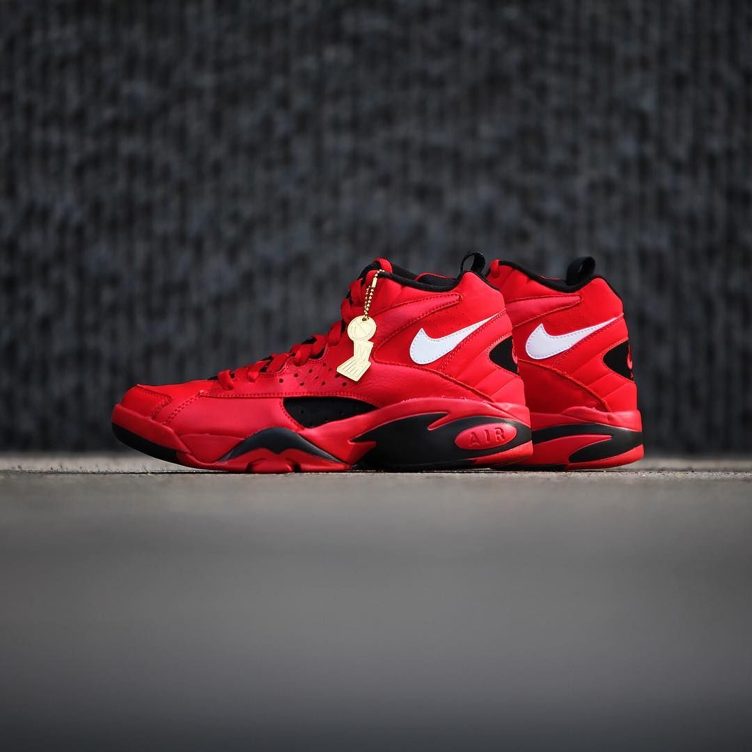 Detailed look Nike Air Maestro II Trifecta House of Heat