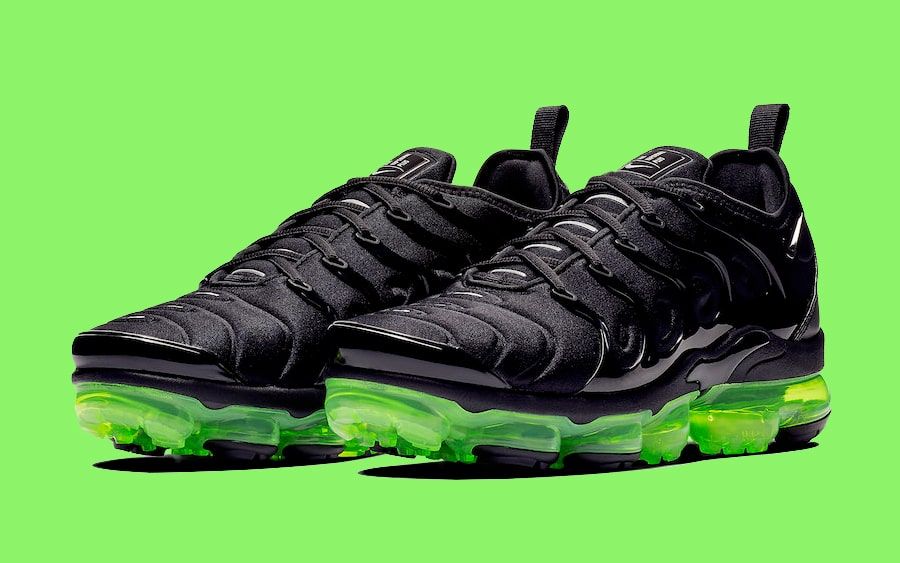 【美品】 Nike Air Vapormax Plus Black volt 03f8314bfbabaf4665b524f8b3f5fb