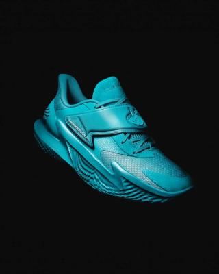 De'Aaron Fox's Under Armour Curry Fox 2 signature model in teal.