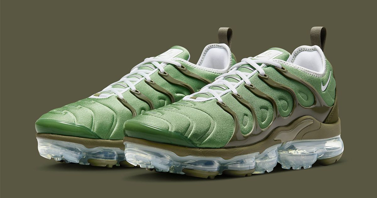 Nike TN Air Max Plus Blue Spray Paint Swoosh