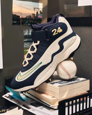 Nike Air Griffey Max 1 Baseball Cleats honoring 10th anniversary of Ken Griffey Jr.'s Hall of Fame Induction. Photo via Nike.