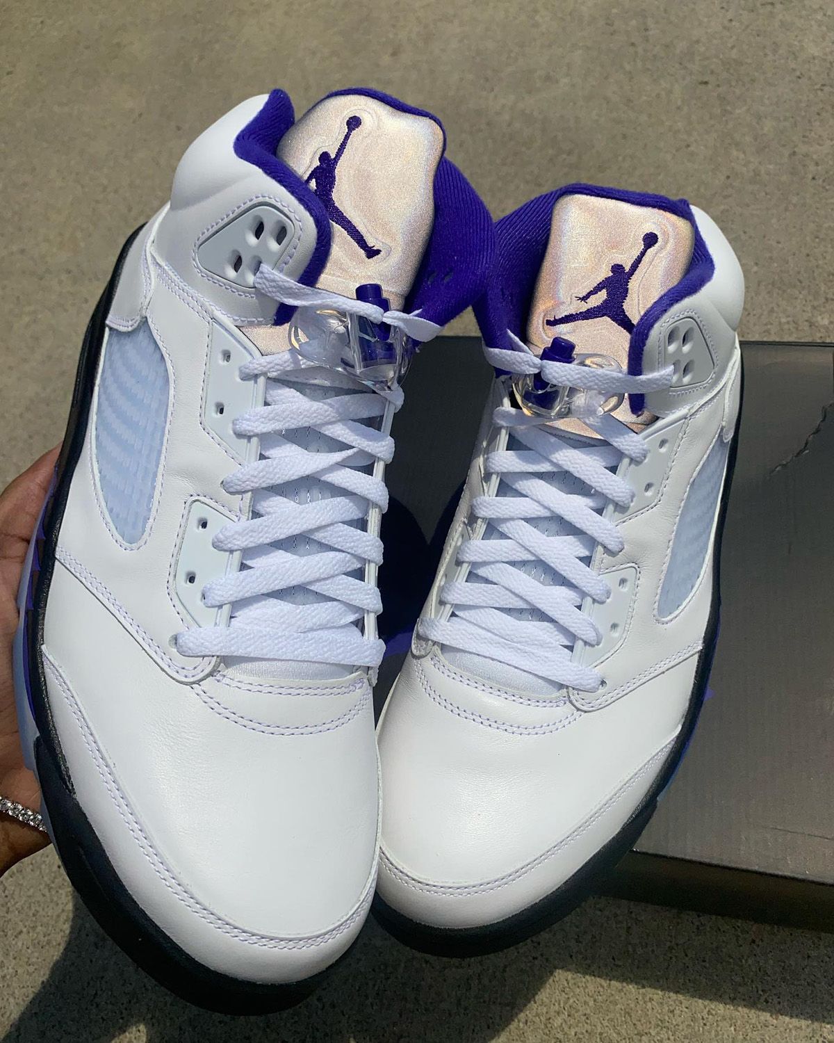 Jordan 5 grape lace on sale locks