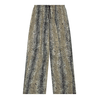 On Parachute Pants. Photo via On.
