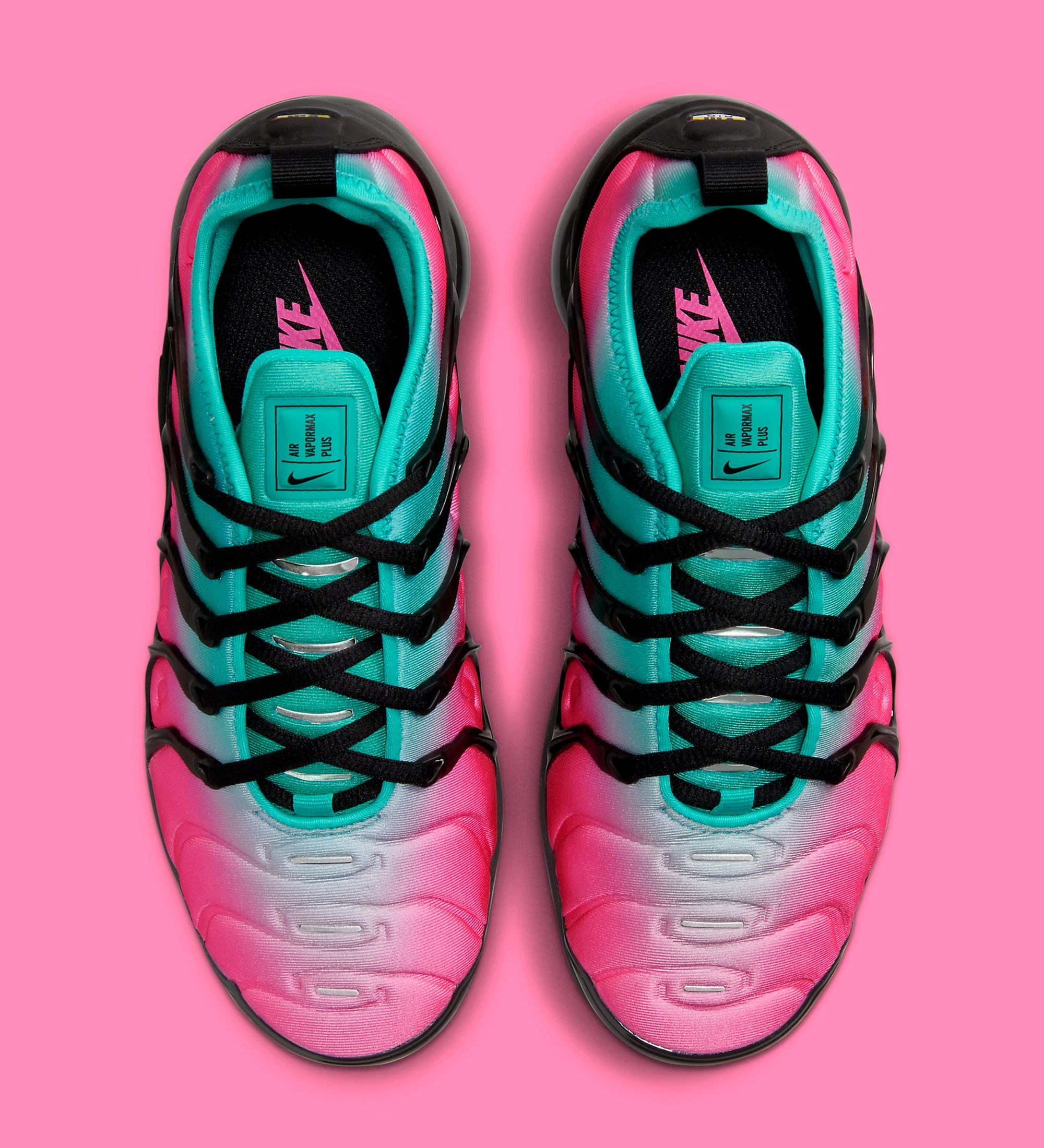 Nike vapormax plus pink and shop green