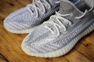Static hours adidas Yeezy Boost 350 V2 Release Date 2