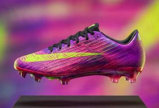 Speculative mock-up of the Kobe Bryant x Nike Mercurial Superfly 11 football boot in a "Hyper Pink/Electric Green/Red Plum" color scheme. Image via @bootsplug on Instagram.